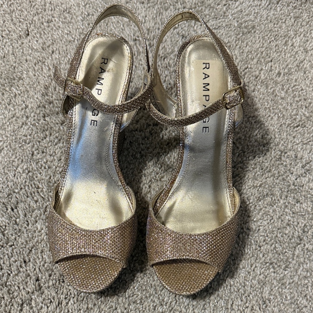 ⭐️ 2/$12 Rampage Sparkling Champagne Wedge Sandals-Single Item - Picture 2 of 6